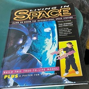 NWT Living In Space The International Space Station Book & You build lif…